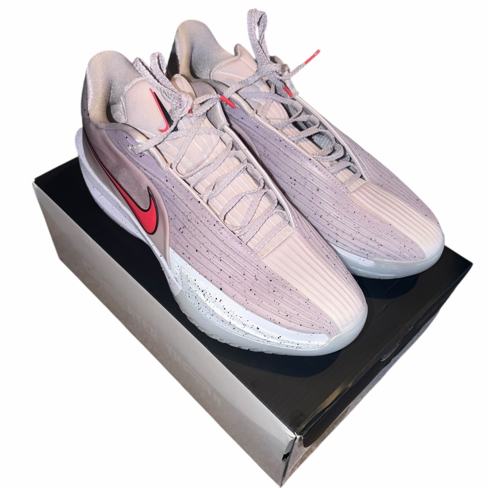 Nike GT cut 3 turbo mens shoes size 11 NWT